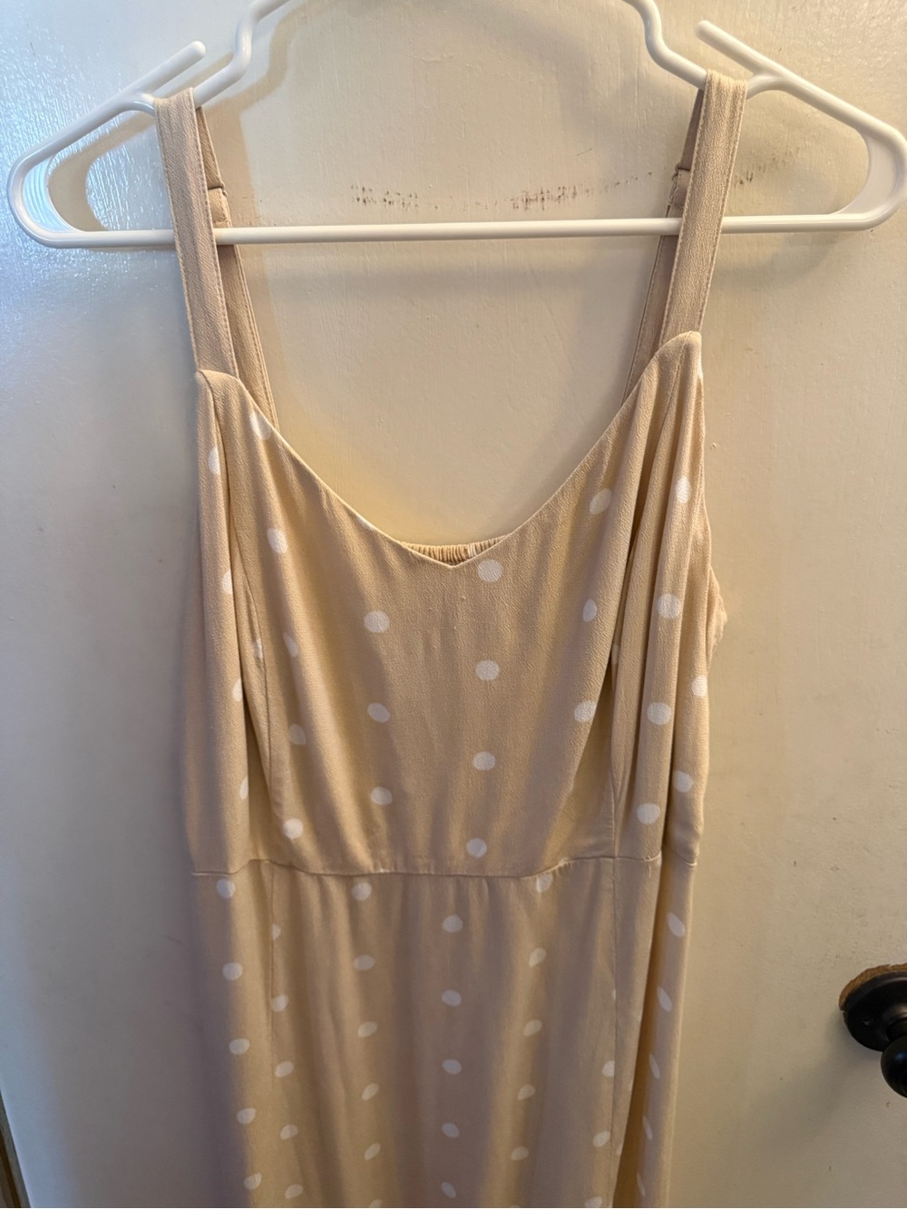 Sz. L Tall Old Navy Beige Polka Dot V-Neck Midi Dress